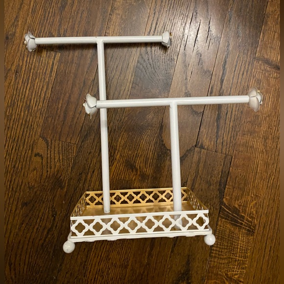 Silver Jewelry Stand with Yellow Base - Picture 2 of 11